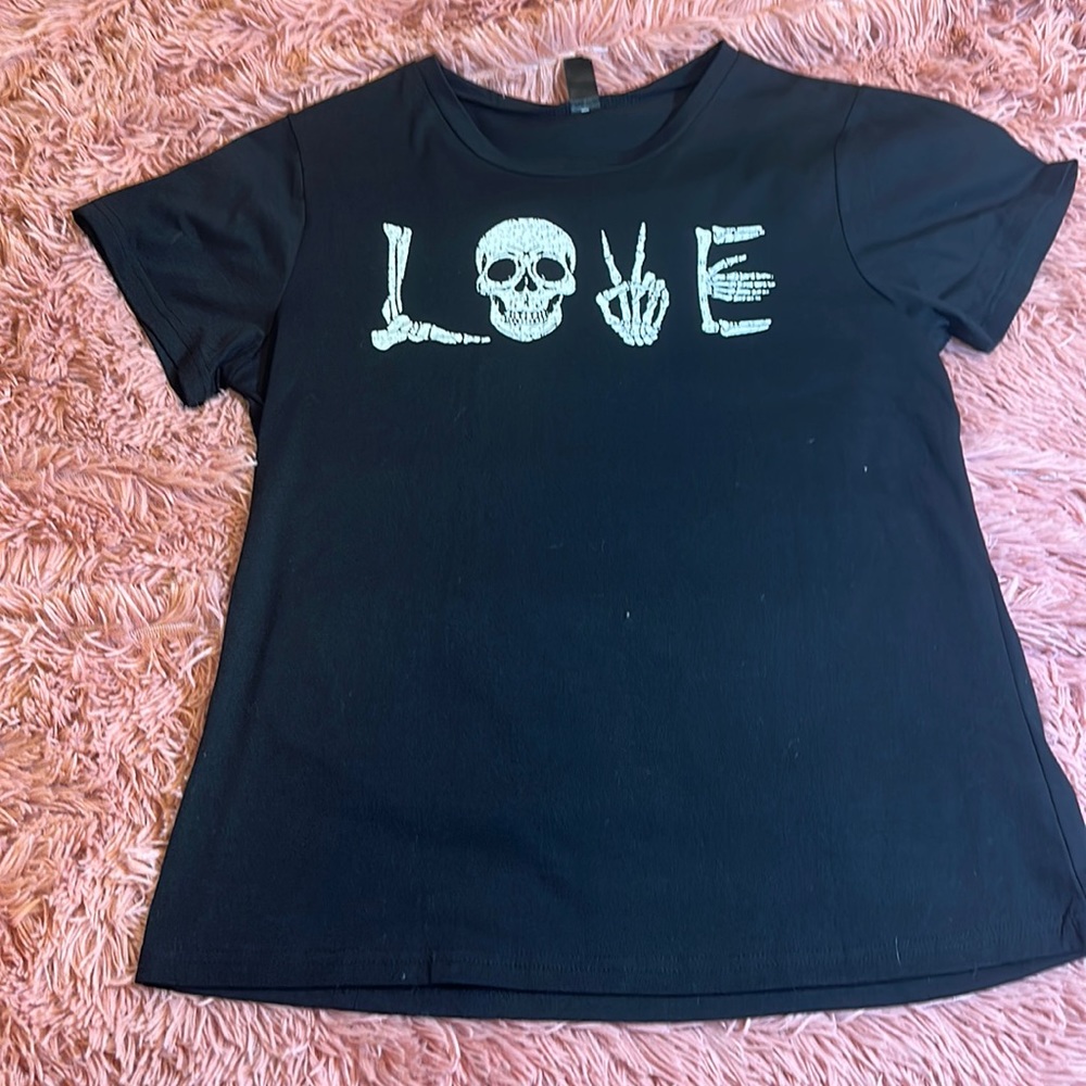 Shein size L black skull love shirt